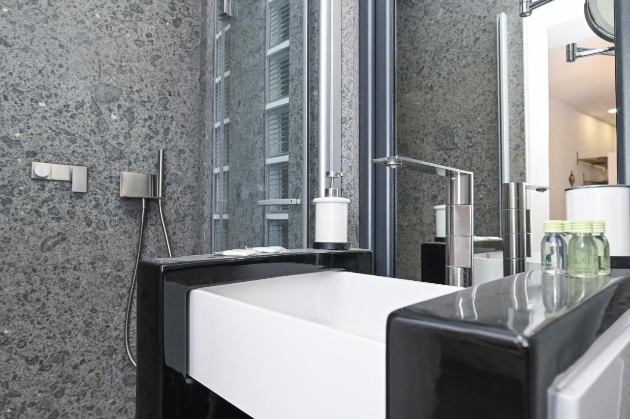 The Essential Trastevere Design Studio Rom Exterior foto