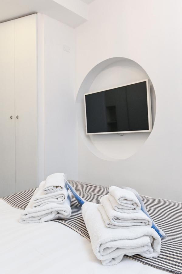 The Essential Trastevere Design Studio Rom Exterior foto
