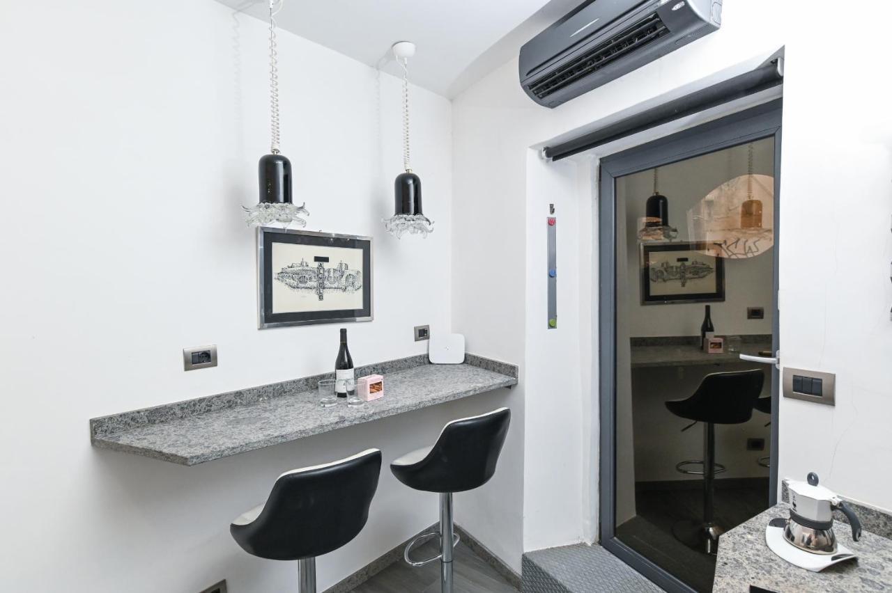 The Essential Trastevere Design Studio Rom Exterior foto