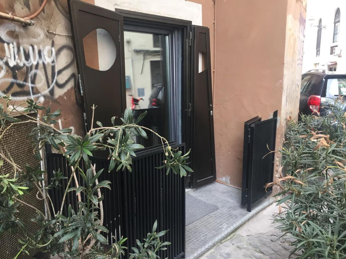 The Essential Trastevere Design Studio Rom Exterior foto