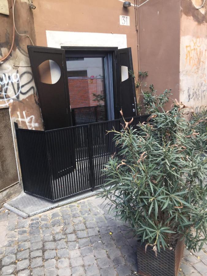 The Essential Trastevere Design Studio Rom Exterior foto